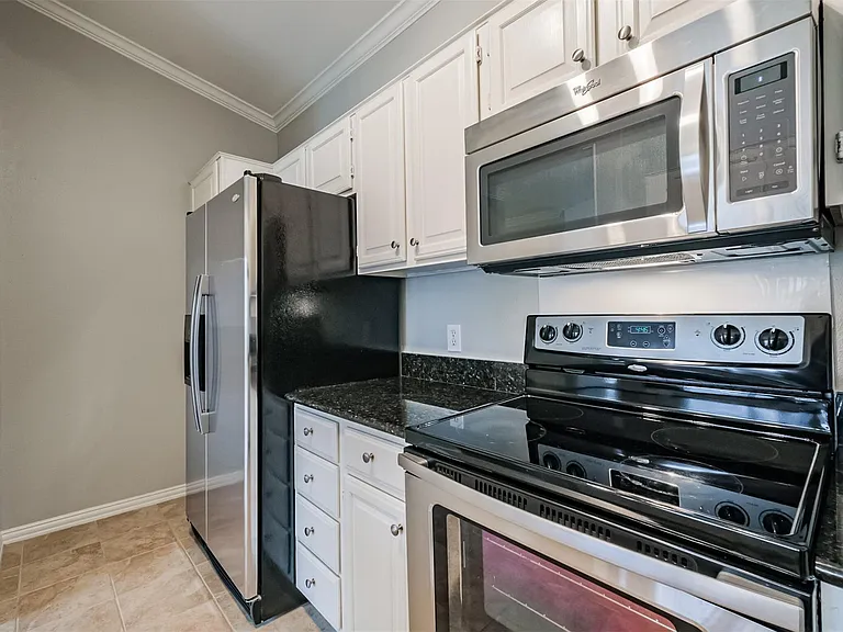 2111 Welch St #B304 — Photo 12
