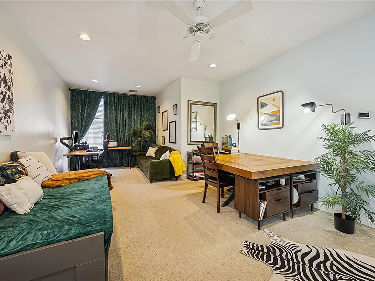 2207 Austin St — Photo 15