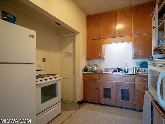 3rd image of 2315 Olive St APT 3