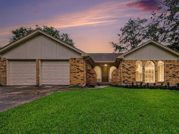 3810 Clover Dr, Alvin, TX 77511