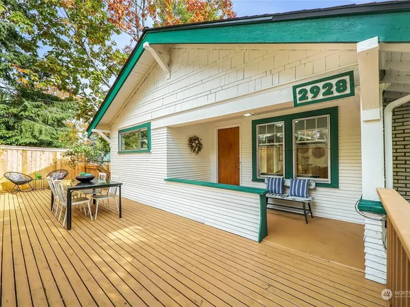 2928 Walnut Avenue SW, Seattle, WA 98116