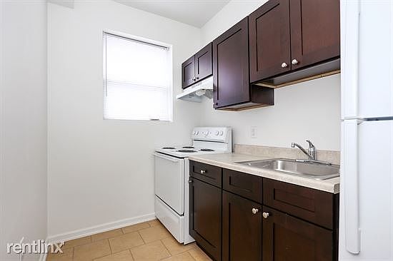 2nd image of 3405 Fairview Ave #6323220