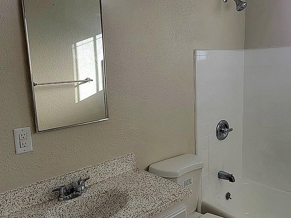 5th image of 16134 Ivy Ave #2