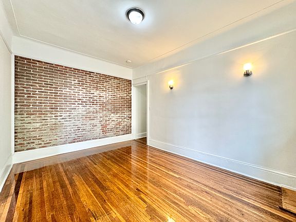 2nd image of 2205 37th St APT 1A