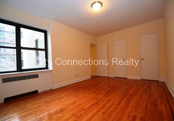 3rd image of 110 Bennett Ave APT 1E