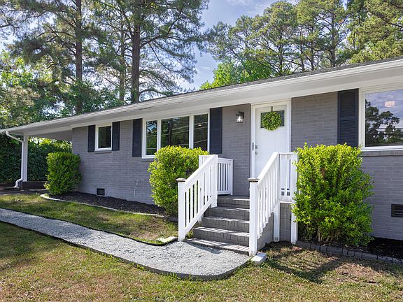 4th image of 322 S Mineral Springs Rd