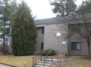 1st image of 4 Hawthorne Cir