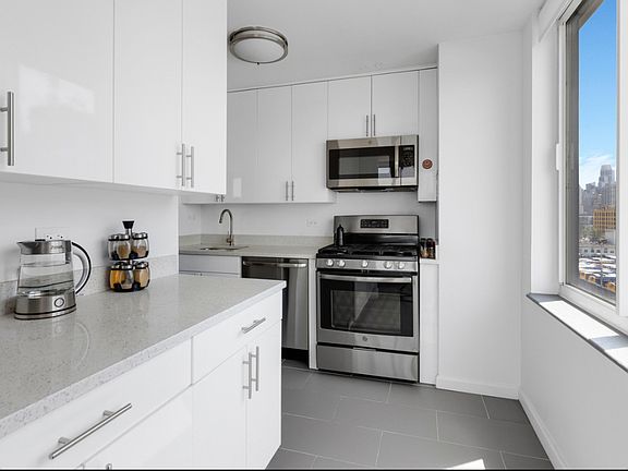 3rd image of 1 River Pl APT 2406