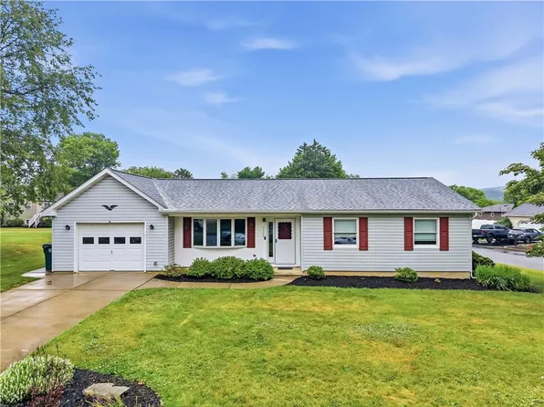 3390 Florian St, Easton, PA 18045