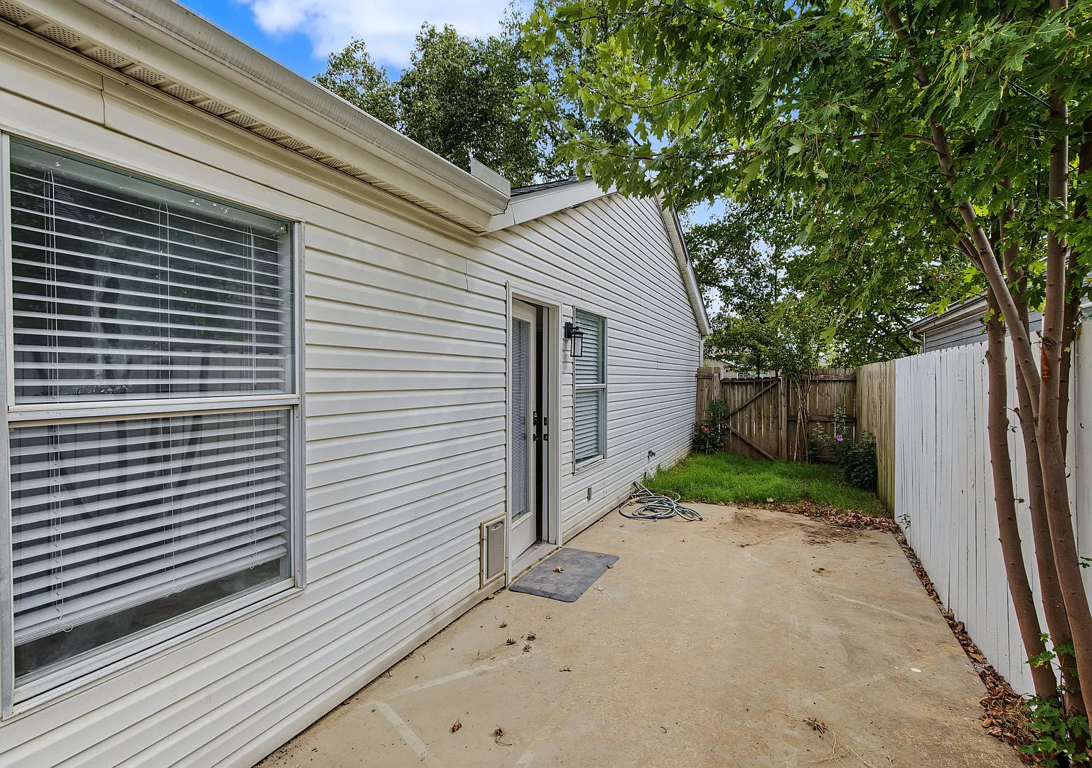 1602 Parkview Place — Photo 4