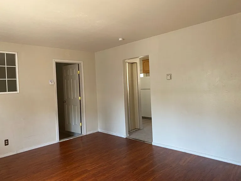 332 Pacific Ave — Photo 2