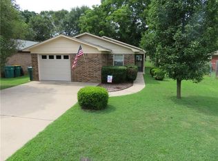 1304 E M St, Russellville, AR 72801