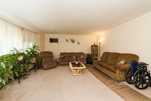 3rd image of 5424 W Sunnyside Ave