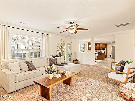4th image of 1401 Benson Ln