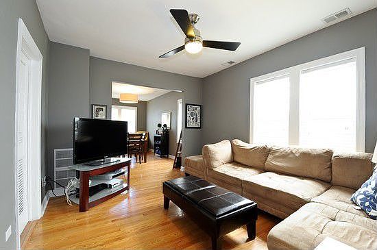 2nd image of 1811 W Erie St