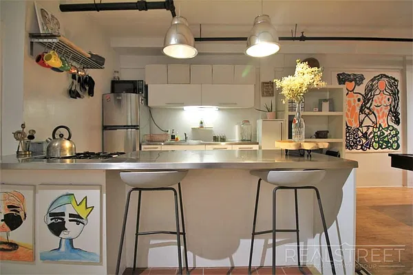 Rented by Real Street Inc | media 11