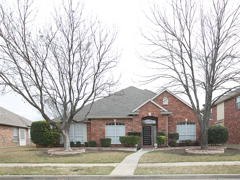 5814 Norfolk Ln — Photo 1