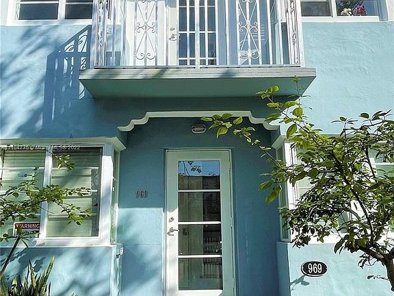 2nd image of 969 Bay Dr #4