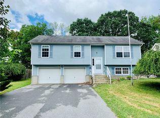 73 Brewster Dr, Middletown, NY 10940