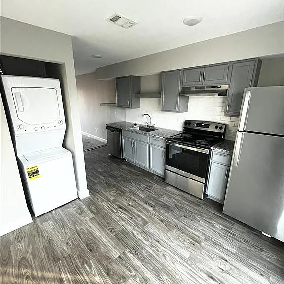 Hillside Apartments — Photo 17