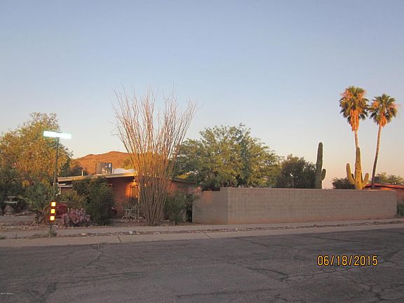 3rd image of 2609 W Calle Padilla