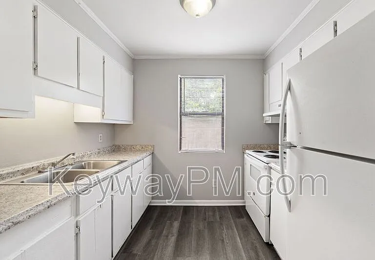 1916 Richmond Ave #A — Photo 6