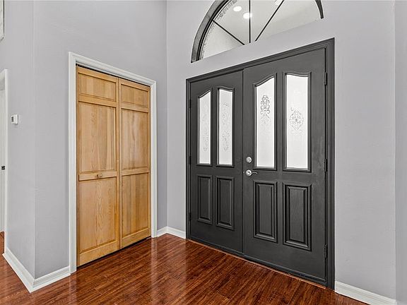 5th image of 9447 Ashley Dr