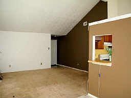 4th image of 1927 Highcrest Dr