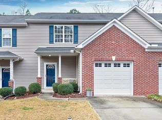110 Cline Falls Dr, Holly Springs, NC 27540