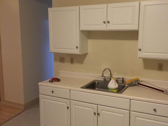 4th image of 325 Greenwich Ave Floor 1