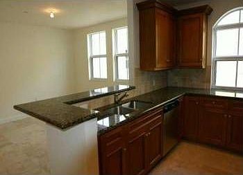 5th image of 845 NE 16th Ter