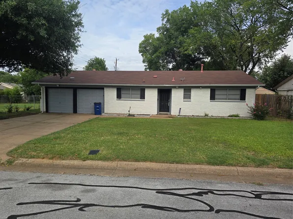 304 Salem Dr, Euless, TX 76039