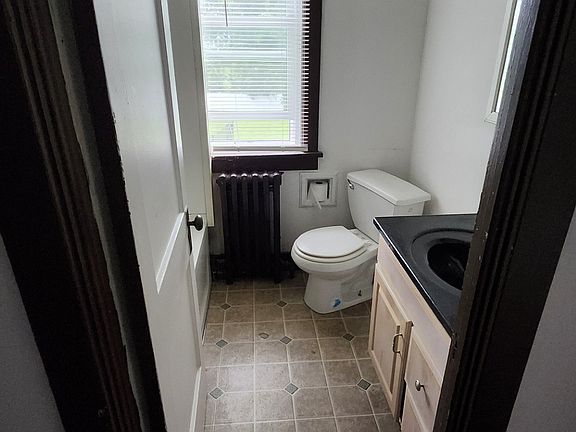 5th image of 133 W Oilwell St
