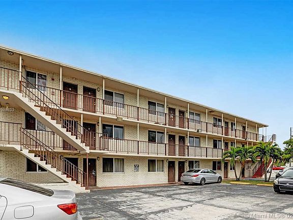 3rd image of 14190 W Dixie Hwy #17
