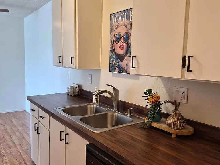 2364 Las Plumas Ave — Photo 7
