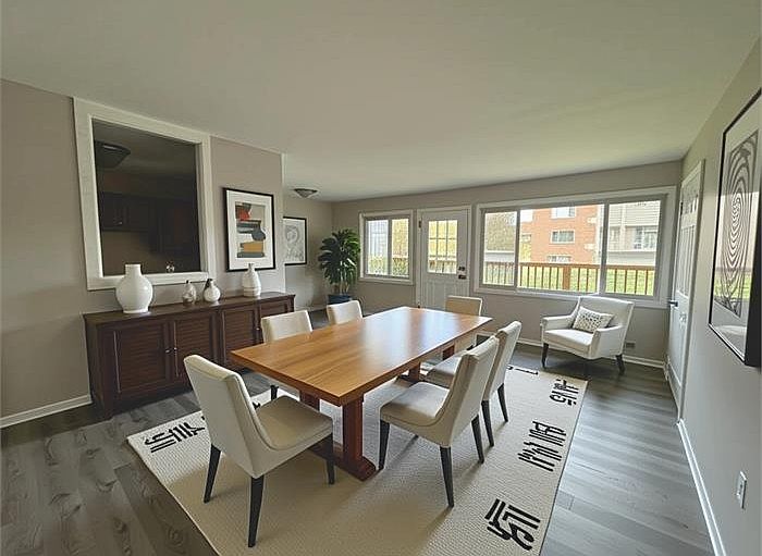 2nd image of 2811 Virginia Ave #1A