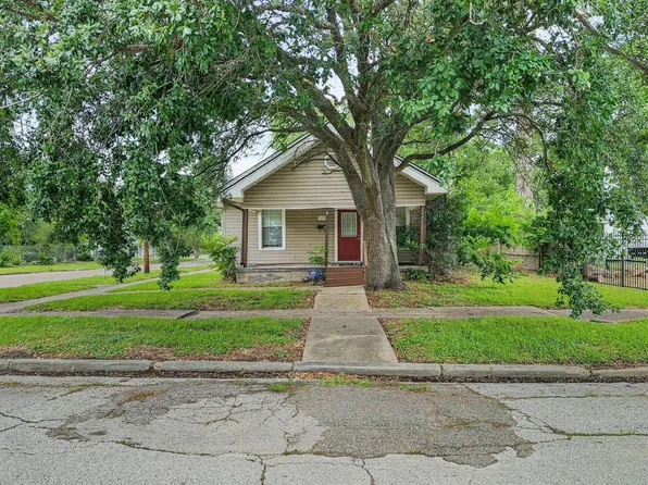 1290 Hazel St, Beaumont, TX 77701