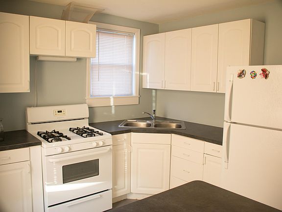 5th image of 3202 S Emerald Ave #1