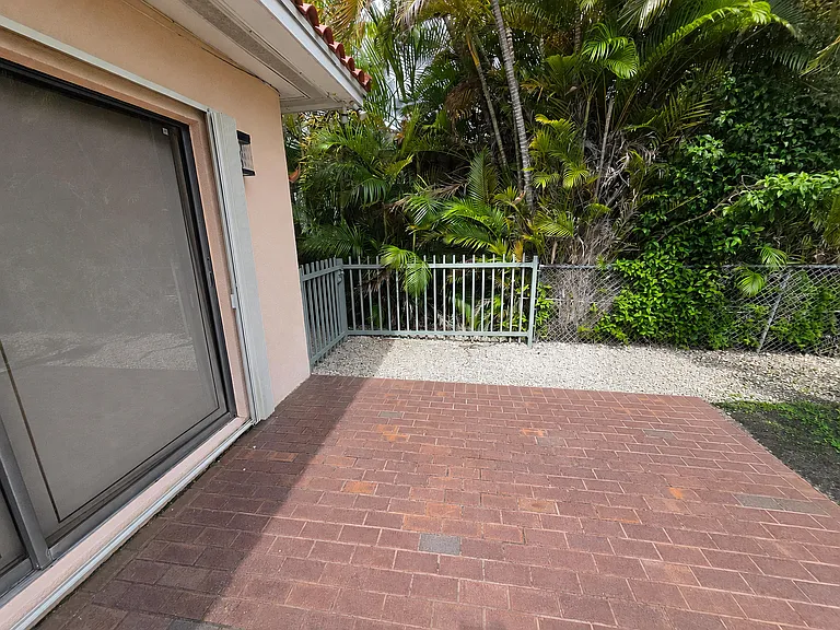 1855 Daytonia Rd — Photo 12