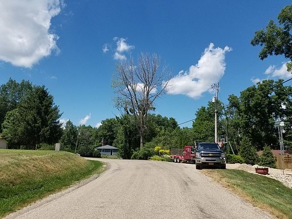 3rd image of 1637 Tanglewood Dr