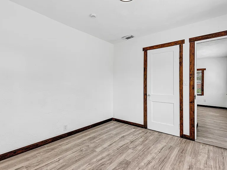 611 Marion St — Photo 5