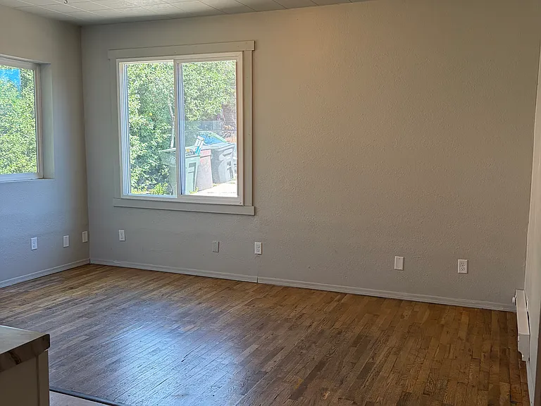 813 W Clay Ave #B — Photo 5
