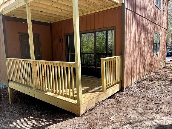 4th image of 1801 Aspen Way
