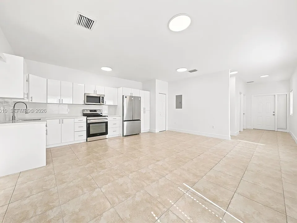 145 NE 60th St