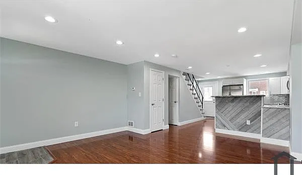 4045 Saint Monica Dr — Photo 7