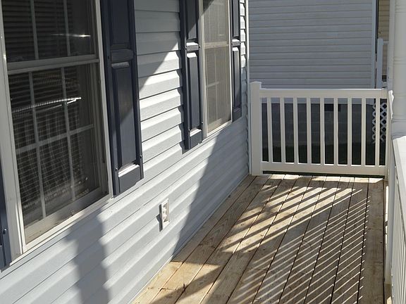 3rd image of 9019 Carswell St