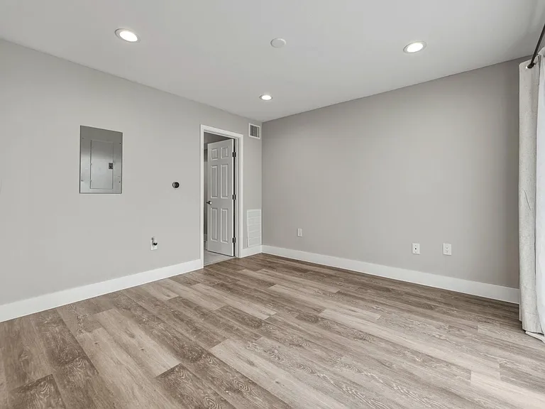 935 La Posada Dr #144 — Photo 14