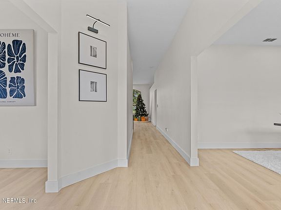 4th image of 14549 GREENOVER Lane