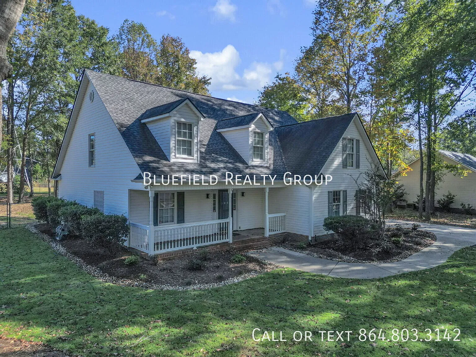 4BR/2.5BA Roebuck Home with Bonus Room & Fenced Yard! $2,200/mo rent — Photo 2
