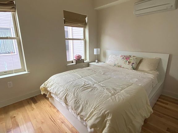 4th image of 823 N 15th St #2